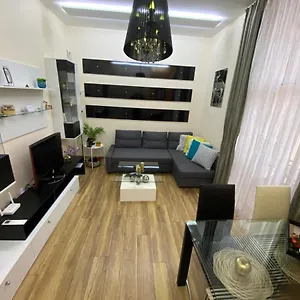 cozy-apartment-in-downtown-tsar-samuil-street.sofiahotelsbg.com/